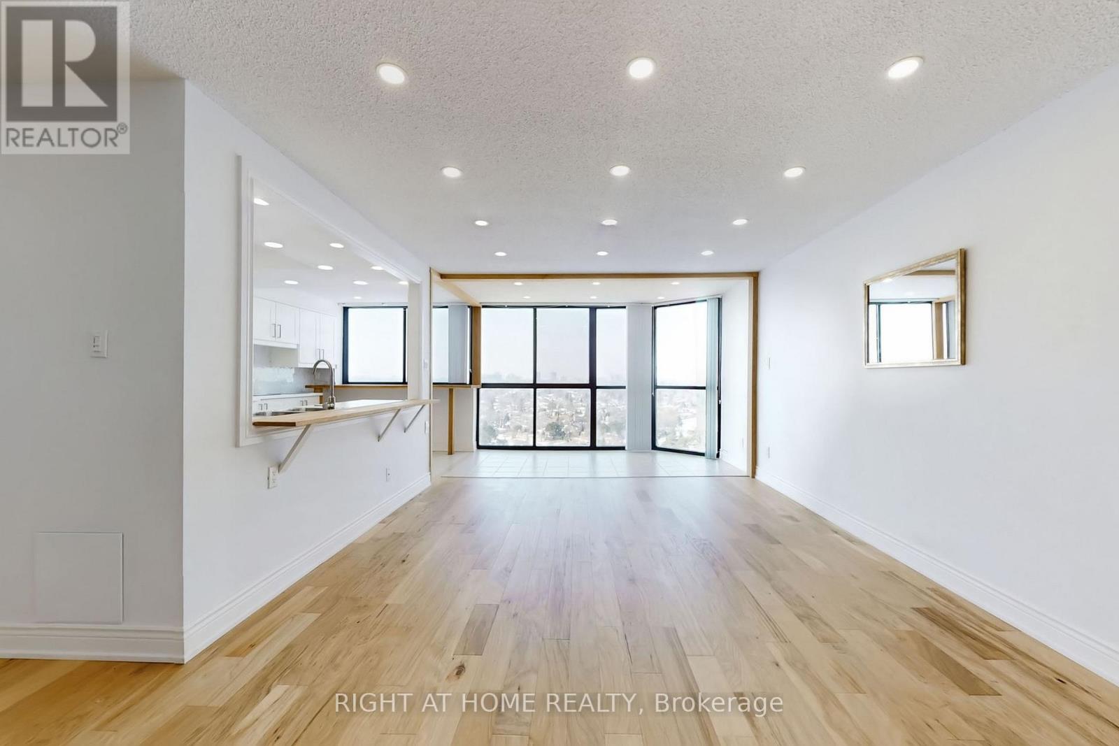 2009 - 40 Richview Road, Toronto, Ontario  M9A 5C1 - Photo 8 - W12942080