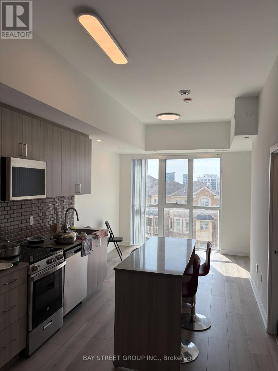 559 - 1005 Dundas Street E, Oakville, Ontario  L6H 8C7 - Photo 2 - W12942084