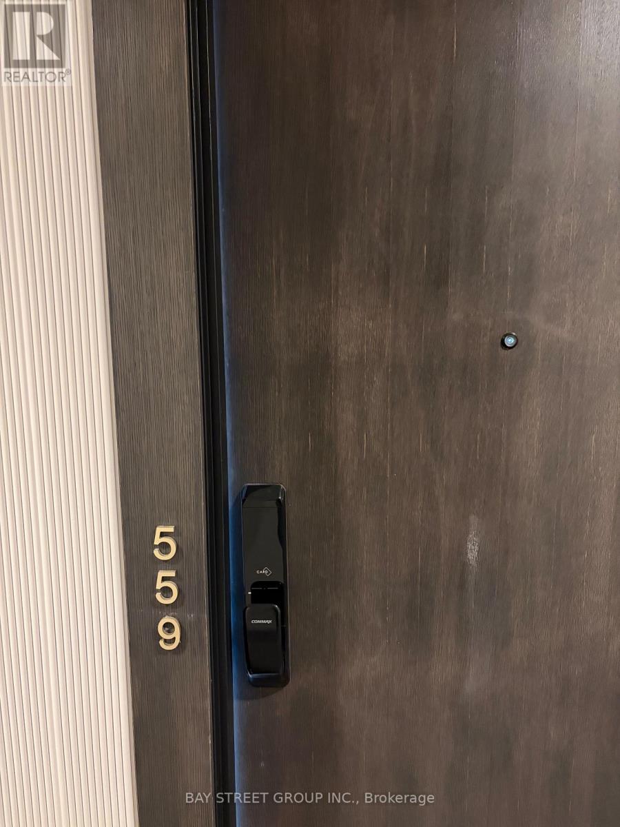 559 - 1005 Dundas Street E, Oakville, Ontario  L6H 8C7 - Photo 4 - W12942084