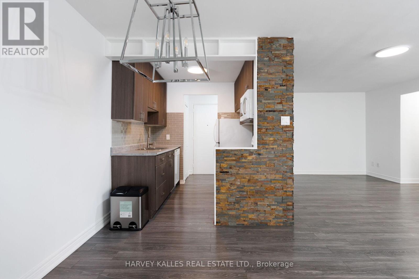 304 - 50 Gulliver Road, Toronto, Ontario  M6M 2N2 - Photo 16 - W12942108