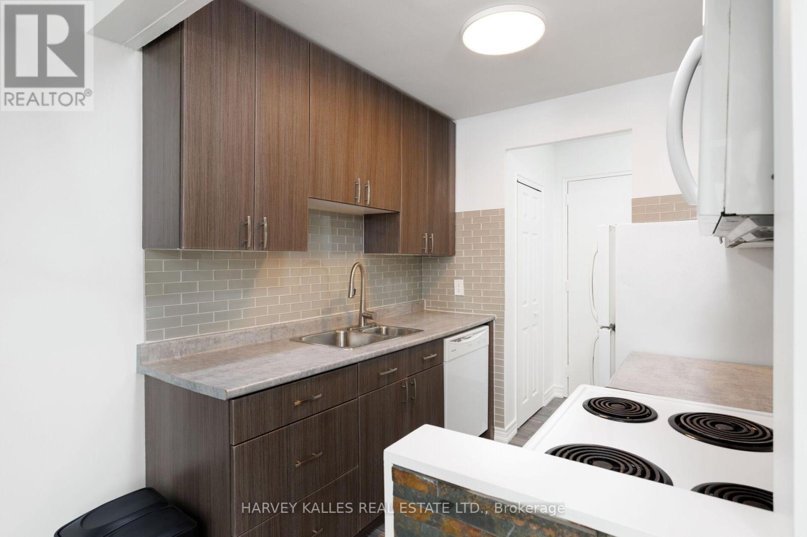 304 - 50 Gulliver Road, Toronto, Ontario  M6M 2N2 - Photo 18 - W12942108