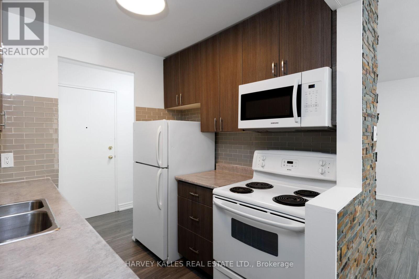 304 - 50 Gulliver Road, Toronto, Ontario  M6M 2N2 - Photo 19 - W12942108