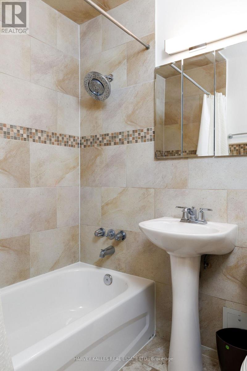 304 - 50 Gulliver Road, Toronto, Ontario  M6M 2N2 - Photo 28 - W12942108