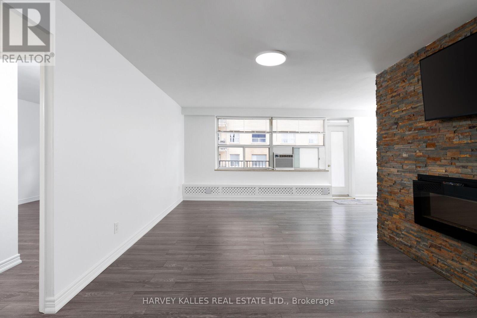 304 - 50 Gulliver Road, Toronto, Ontario  M6M 2N2 - Photo 5 - W12942108