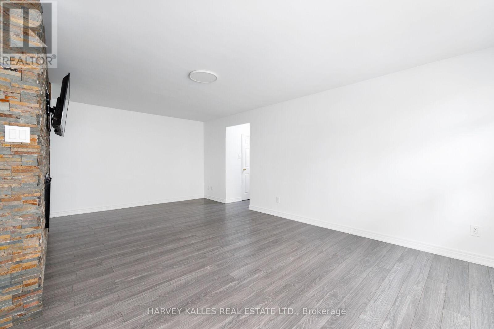 304 - 50 Gulliver Road, Toronto, Ontario  M6M 2N2 - Photo 8 - W12942108