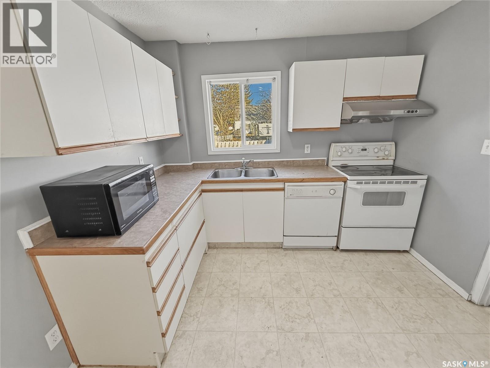 619 4th Avenue Nw, Swift Current, Saskatchewan  S9H 0V7 - Photo 8 - SK031541