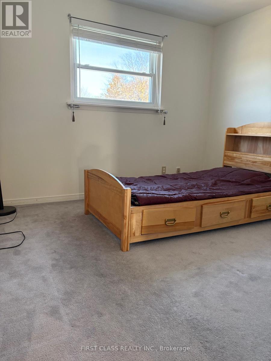 701 Leeder Court, Newmarket, Ontario  L3Y 5A8 - Photo 8 - N12894104