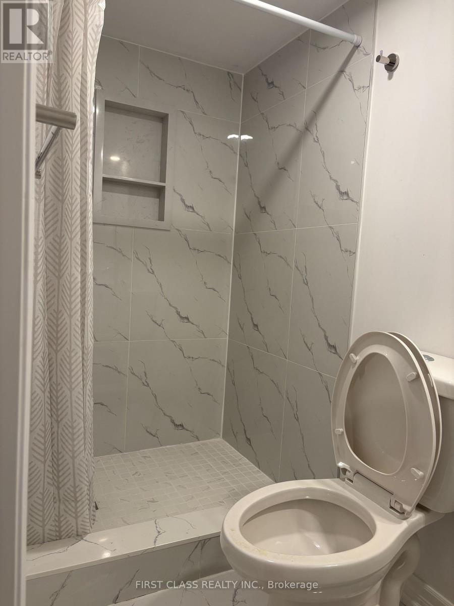 701 Leeder Court, Newmarket, Ontario  L3Y 5A8 - Photo 6 - N12894104