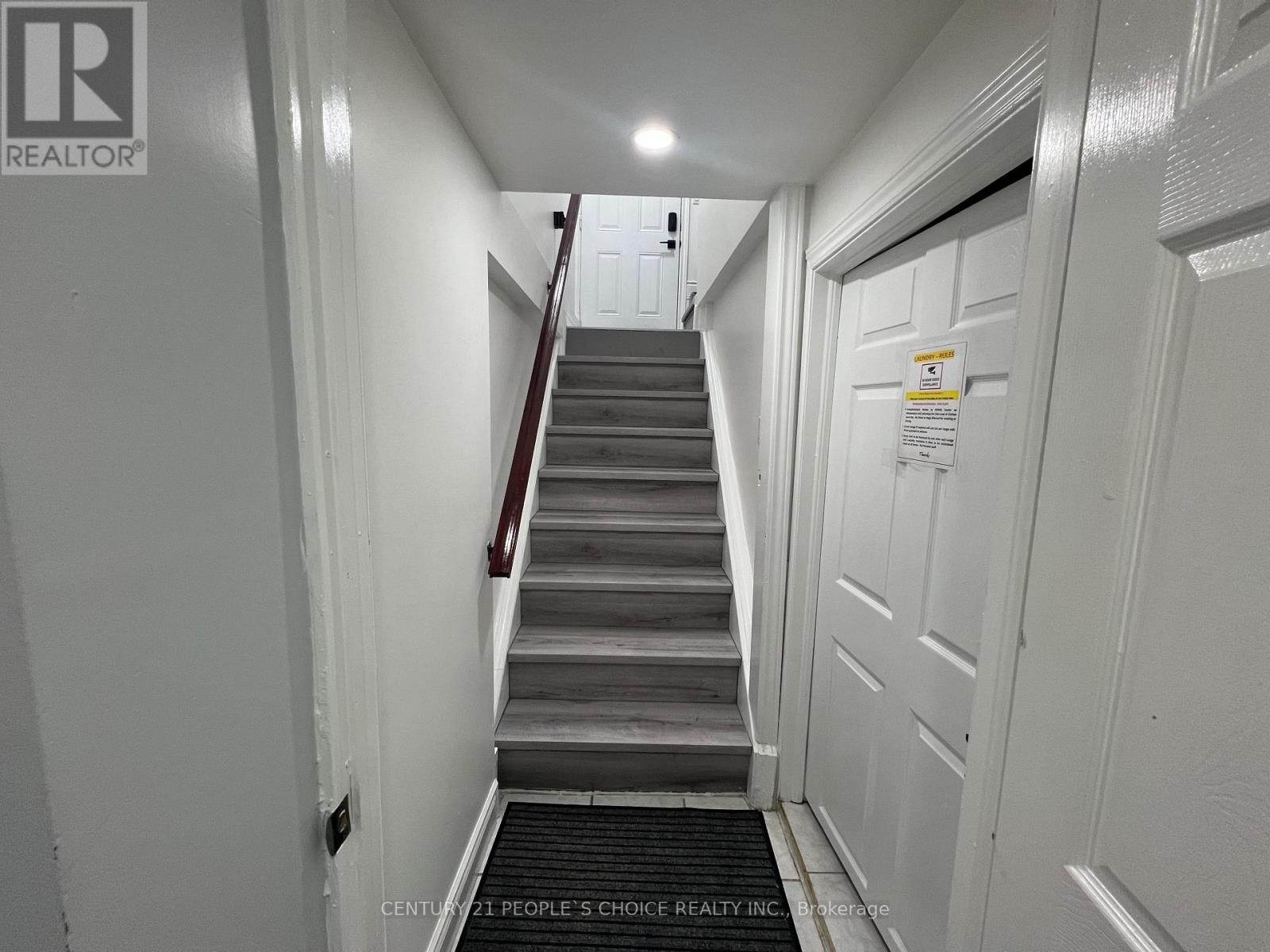 11 Queen Street S, Mississauga, Ontario  L5M 1K2 - Photo 6 - W12920168