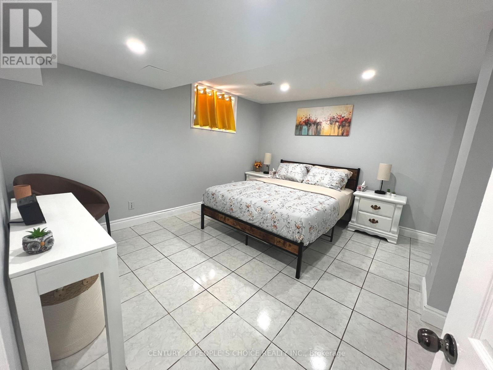 11 Queen Street S, Mississauga, Ontario  L5M 1K2 - Photo 8 - W12920168