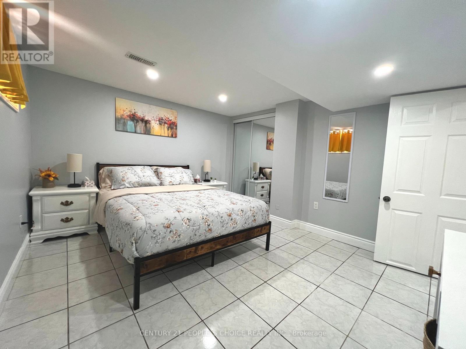 11 Queen Street S, Mississauga, Ontario  L5M 1K2 - Photo 7 - W12920168