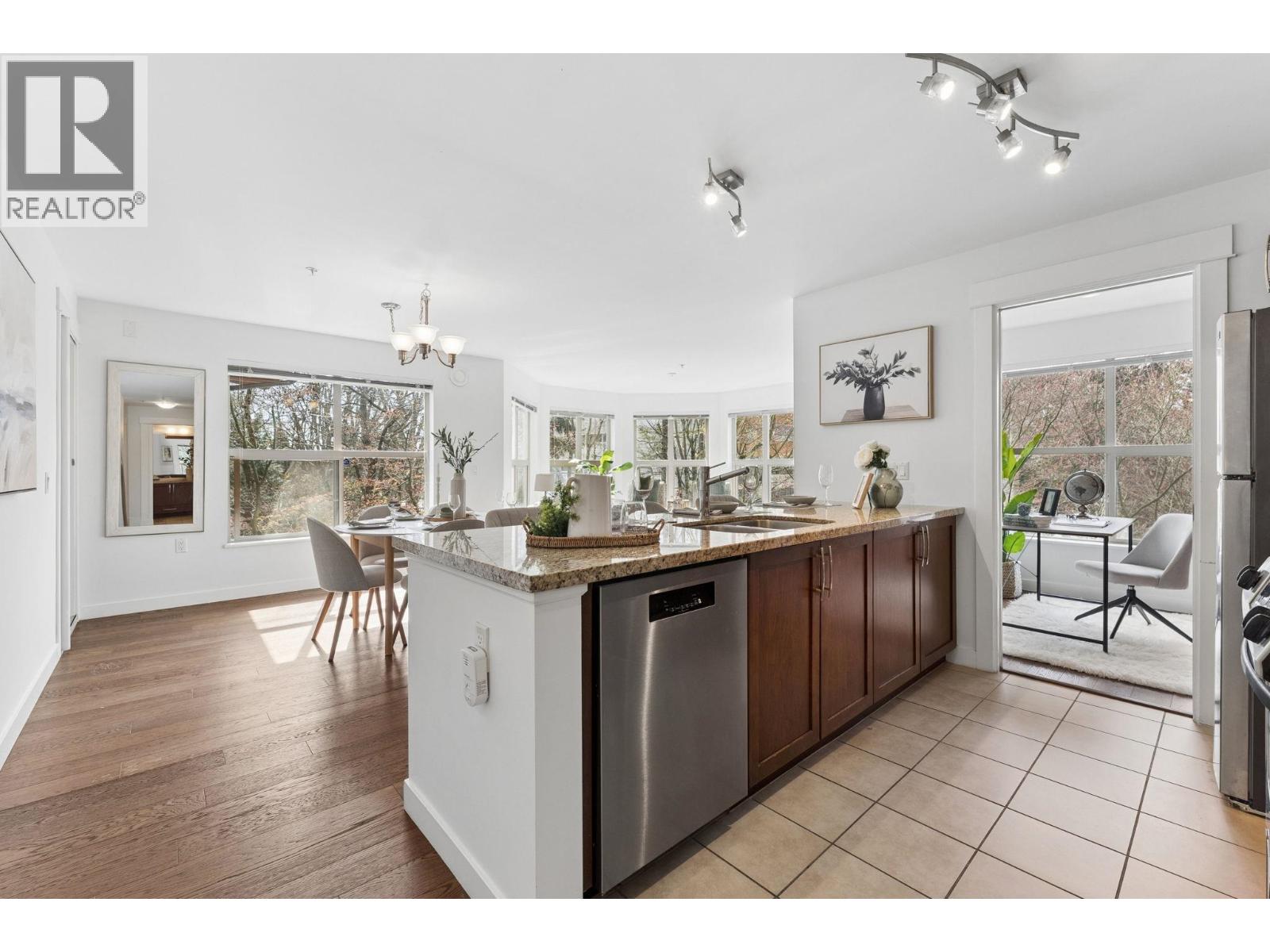 206 1468 St. Andrews Avenue, North Vancouver, British Columbia  V7L 0A8 - Photo 11 - R3105756