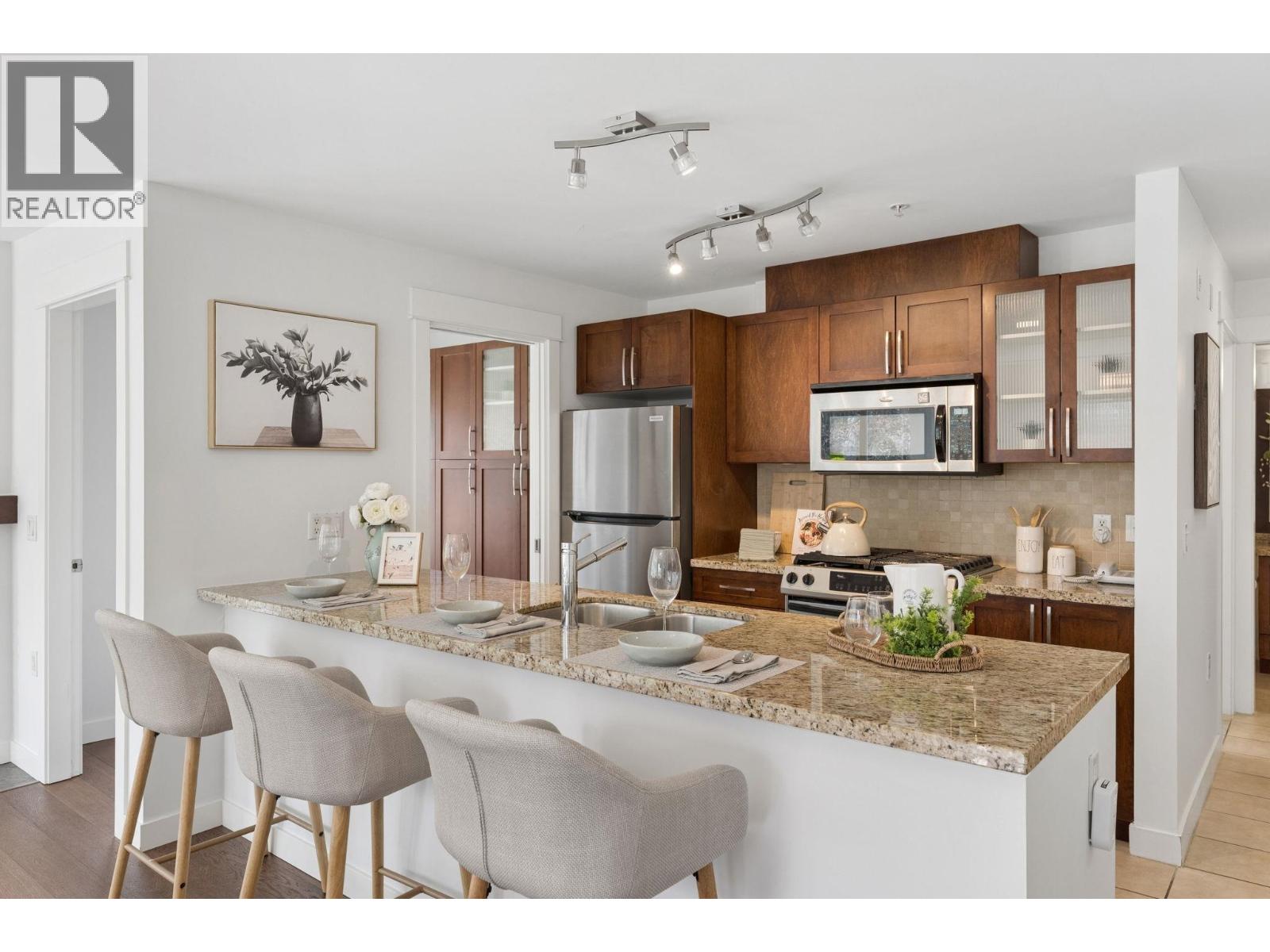 206 1468 St. Andrews Avenue, North Vancouver, British Columbia  V7L 0A8 - Photo 8 - R3105756