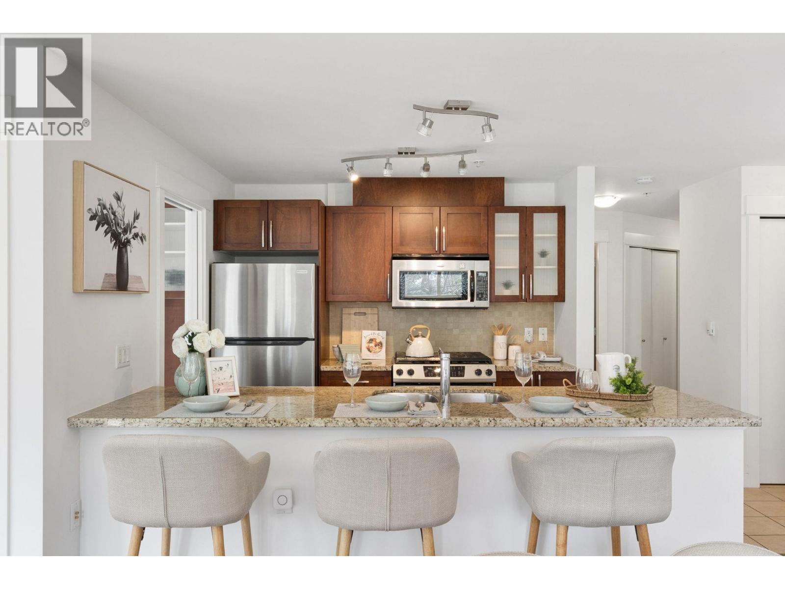 206 1468 St. Andrews Avenue, North Vancouver, British Columbia  V7L 0A8 - Photo 9 - R3105756