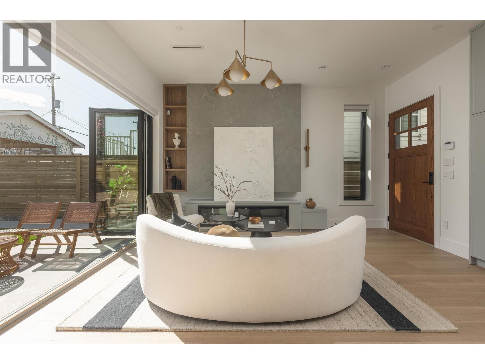 2 2684 Oxford Street, Vancouver, British Columbia  V5K 1N3 - Photo 2 - R3105763