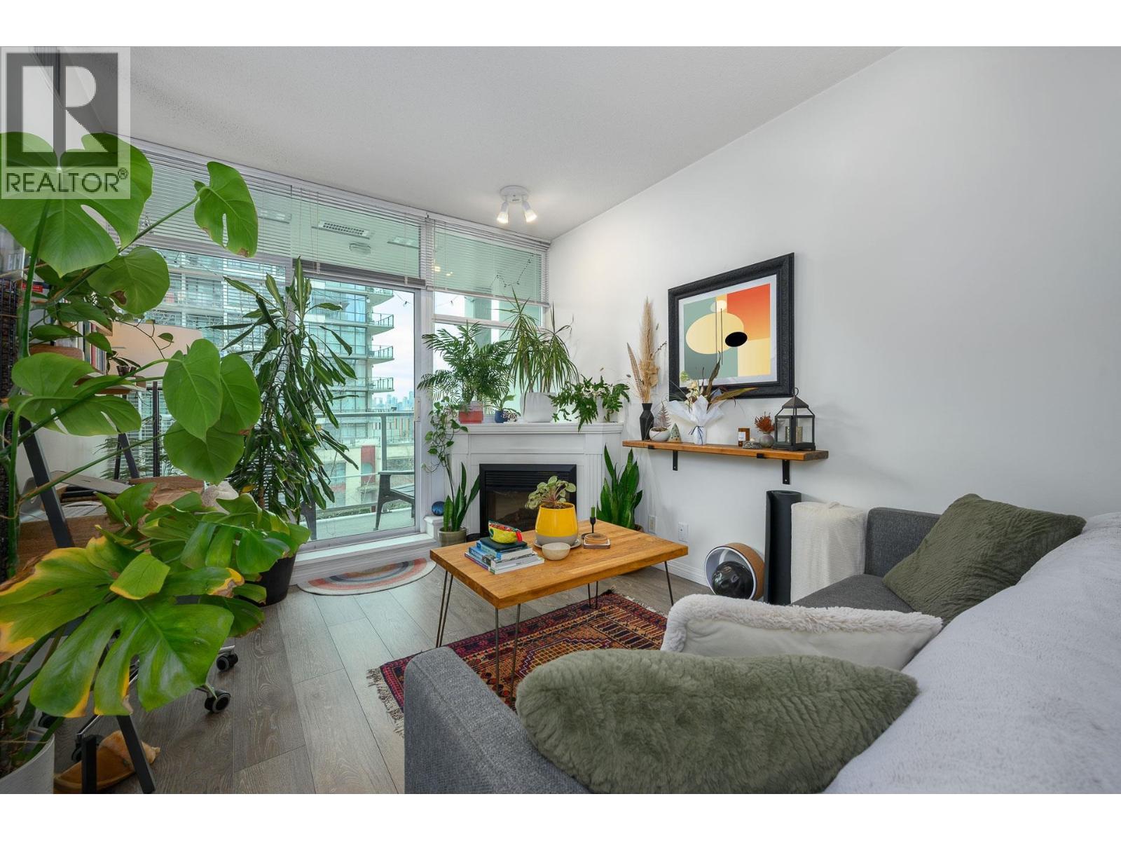 405 168 E Esplanade, North Vancouver, British Columbia  V7L 4X8 - Photo 6 - R3105764