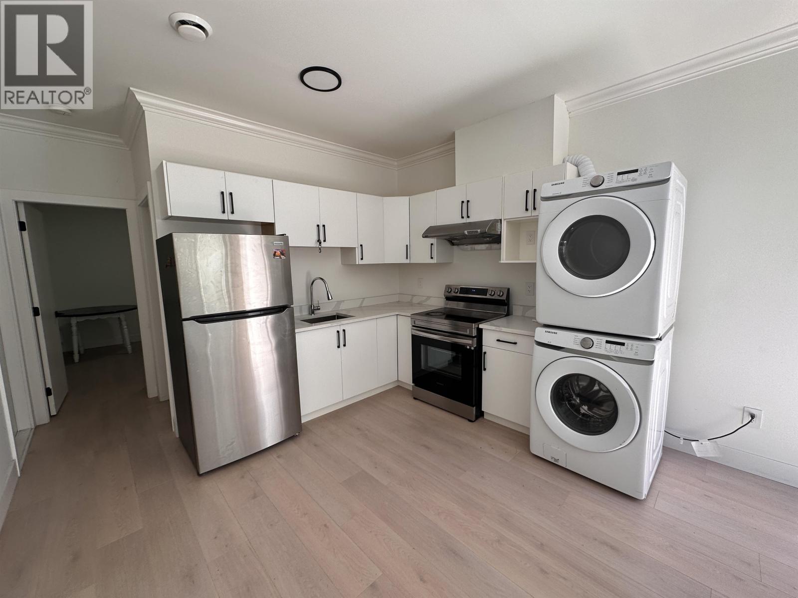 37xx Myrtle Street, Burnaby, British Columbia  V5C 4E8 - Photo 3 - R3105757