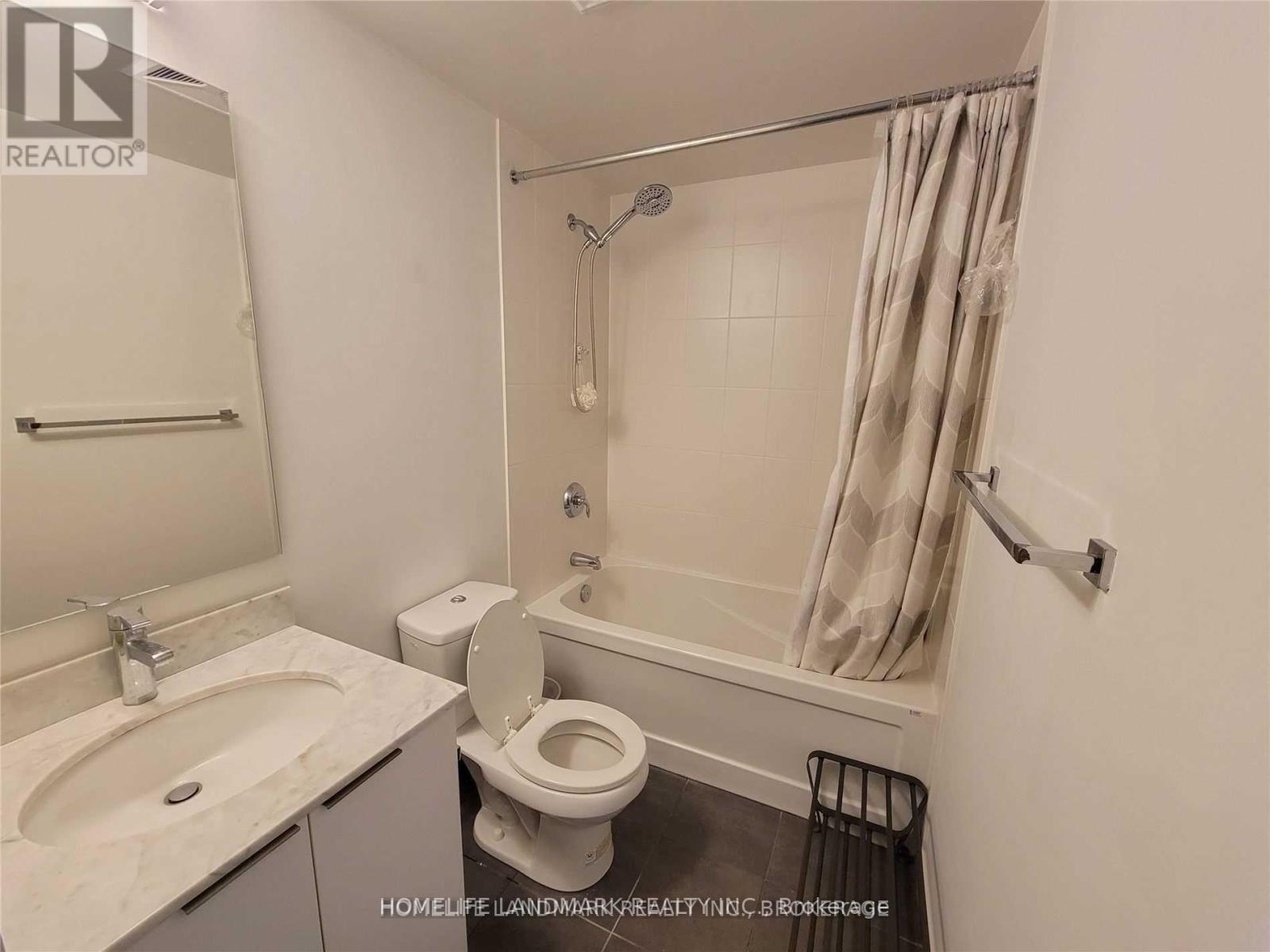 1905 - 14 York Street, Toronto, Ontario  M5J 0B1 - Photo 13 - C12942136