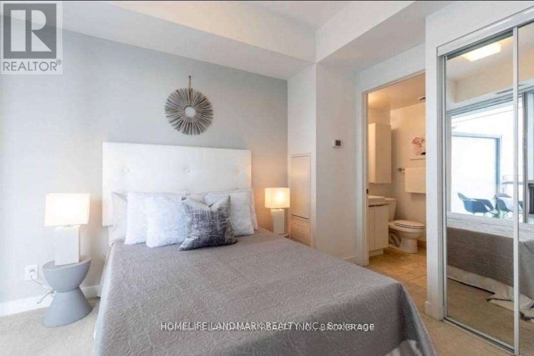 1905 - 14 York Street, Toronto, Ontario  M5J 0B1 - Photo 6 - C12942136