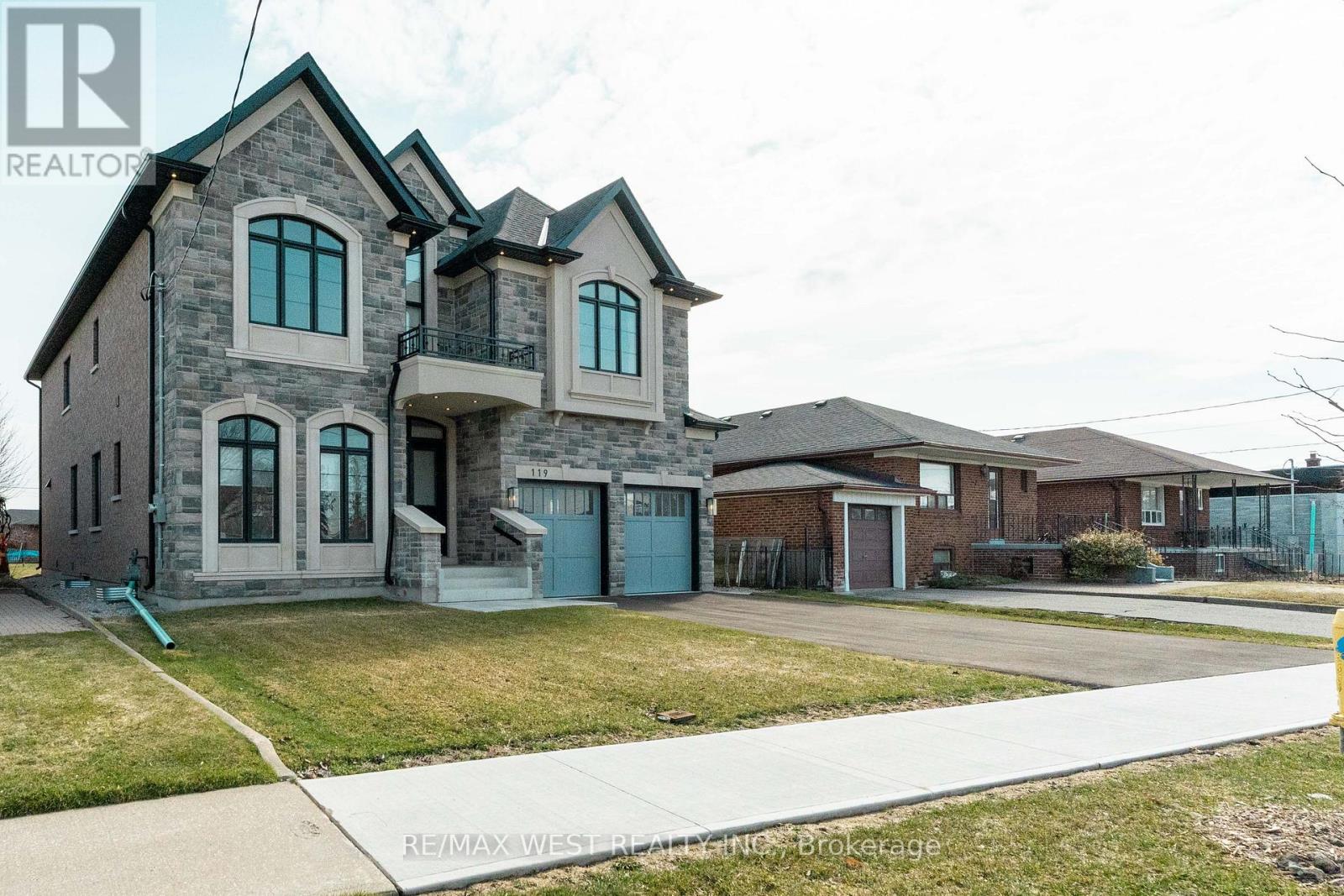 119 Jay Street, Toronto, Ontario  M6L 2M3 - Photo 2 - W12937606