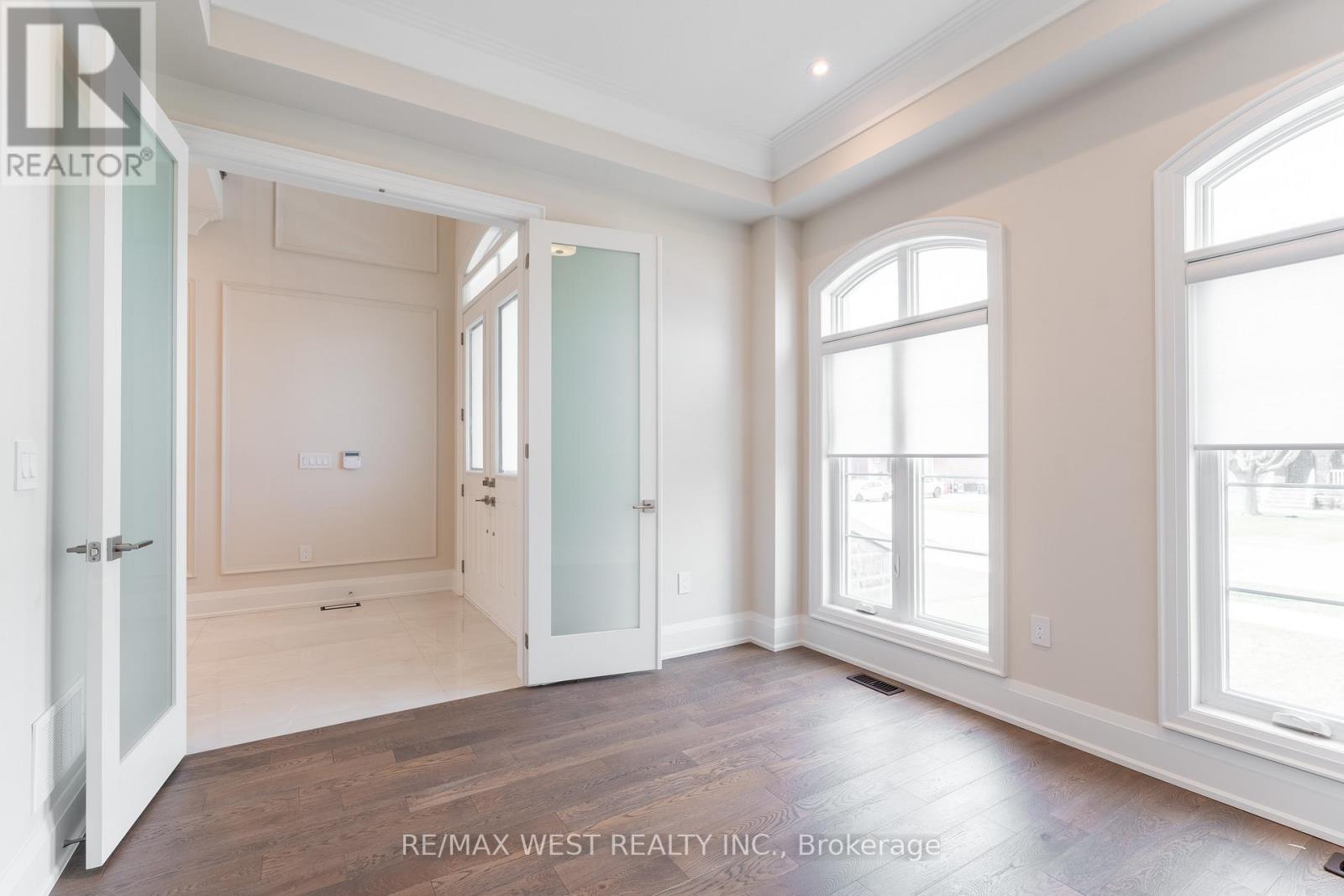 119 Jay Street, Toronto, Ontario  M6L 2M3 - Photo 5 - W12937606