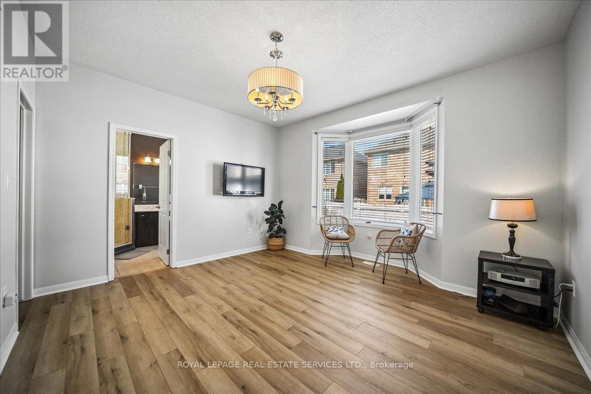 693 Savoline Boulevard, Milton, Ontario  L9T 0N2 - Photo 13 - W12942126