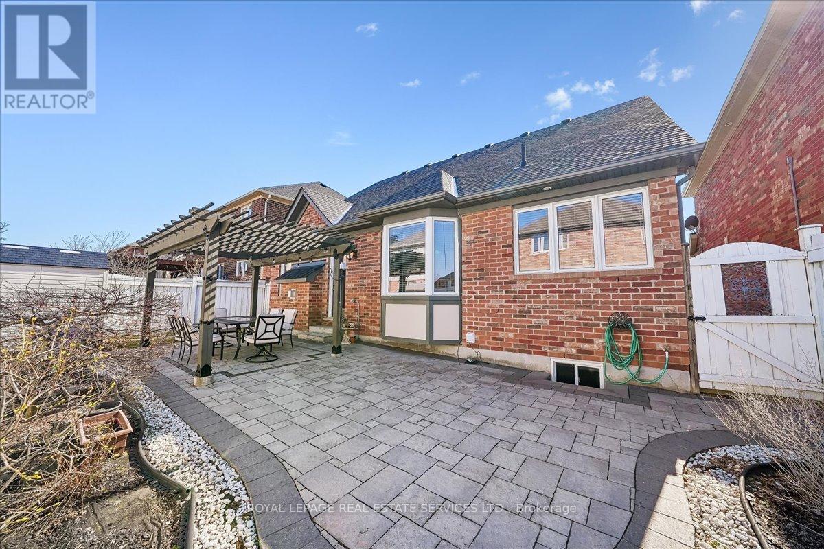 693 Savoline Boulevard, Milton, Ontario  L9T 0N2 - Photo 23 - W12942126