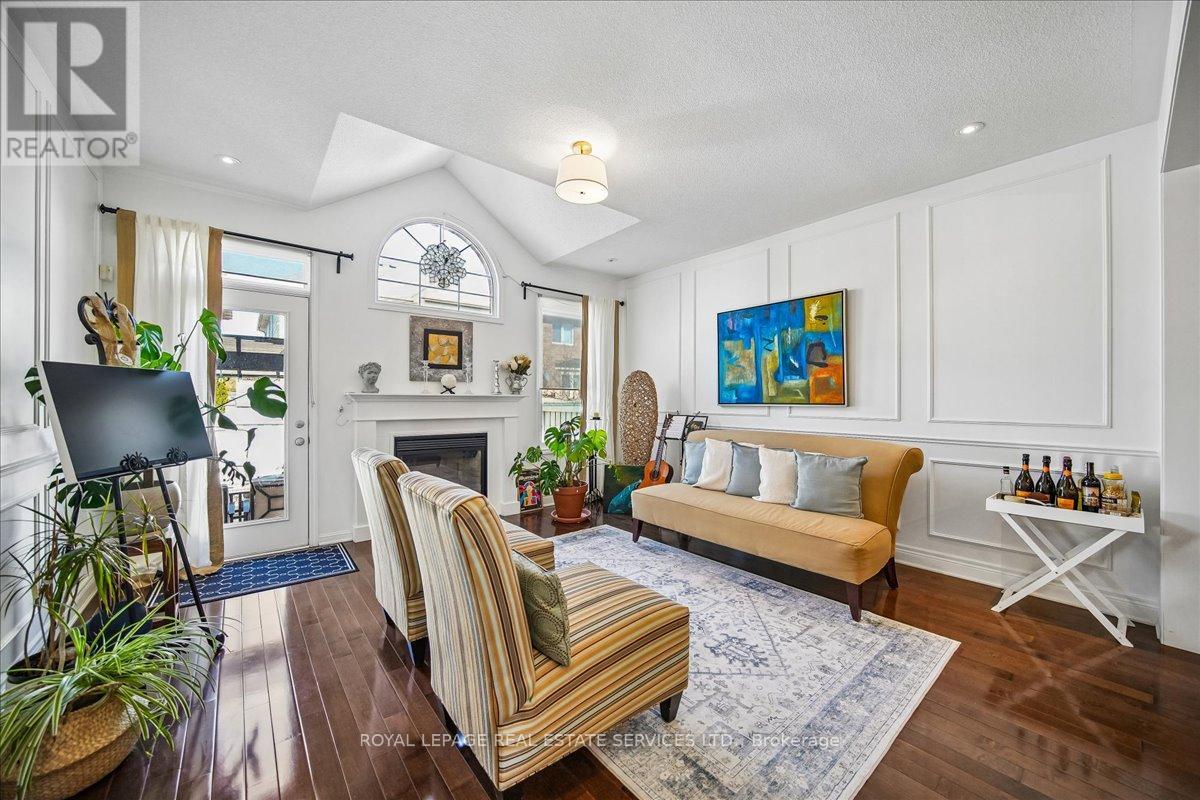 693 Savoline Boulevard, Milton, Ontario  L9T 0N2 - Photo 9 - W12942126