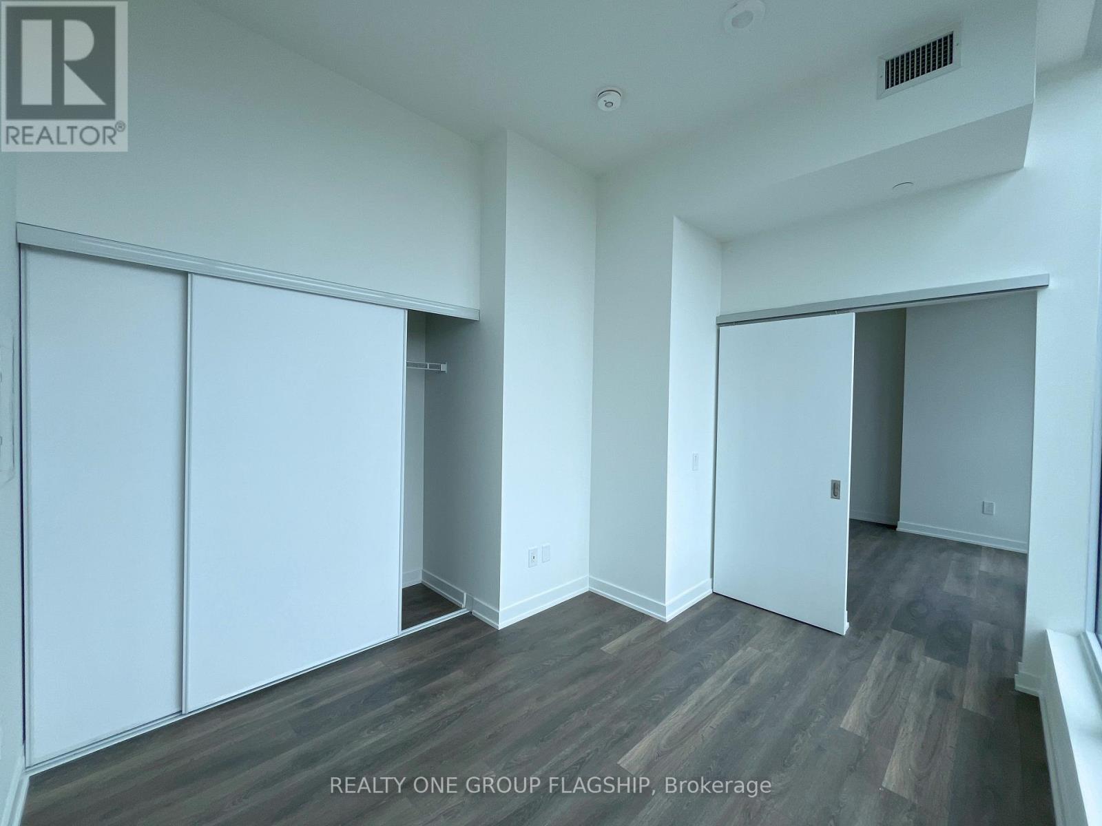 820 - 28 Ann Street, Mississauga, Ontario  L5G 3G1 - Photo 5 - W12942130