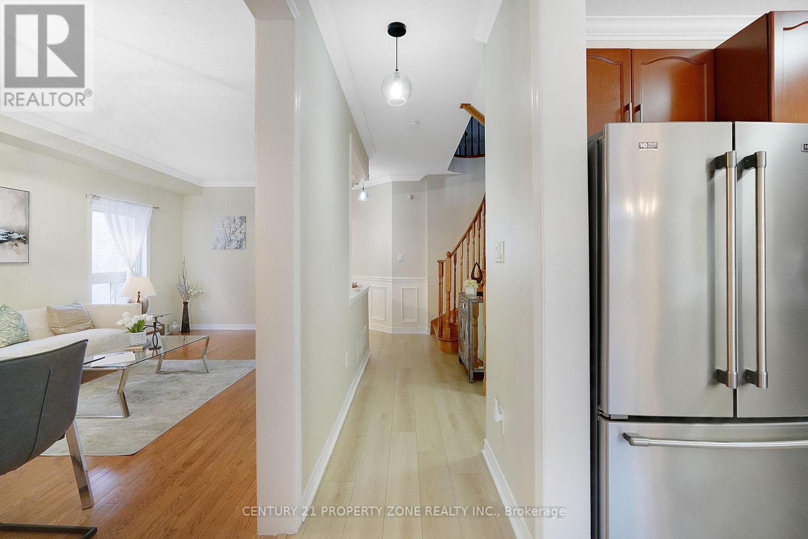 43 Alice Springs Crescent, Brampton, Ontario L6X 0R7 - Photo 13 - W12942134