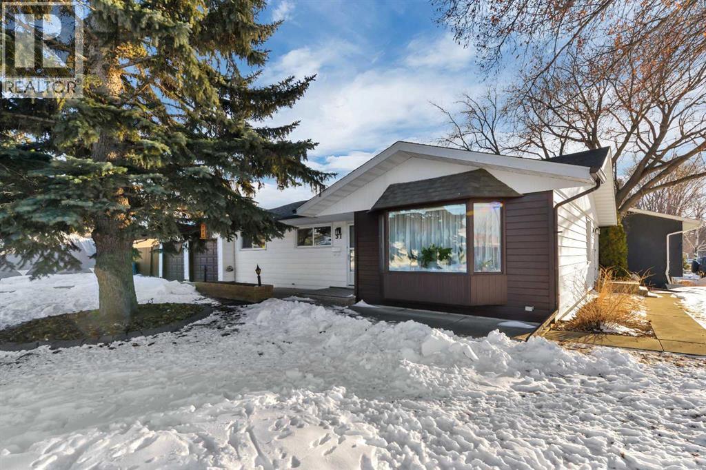 31 Mitchell Avenue, Red Deer, Alberta  T4N 0L5 - Photo 1 - A2288984