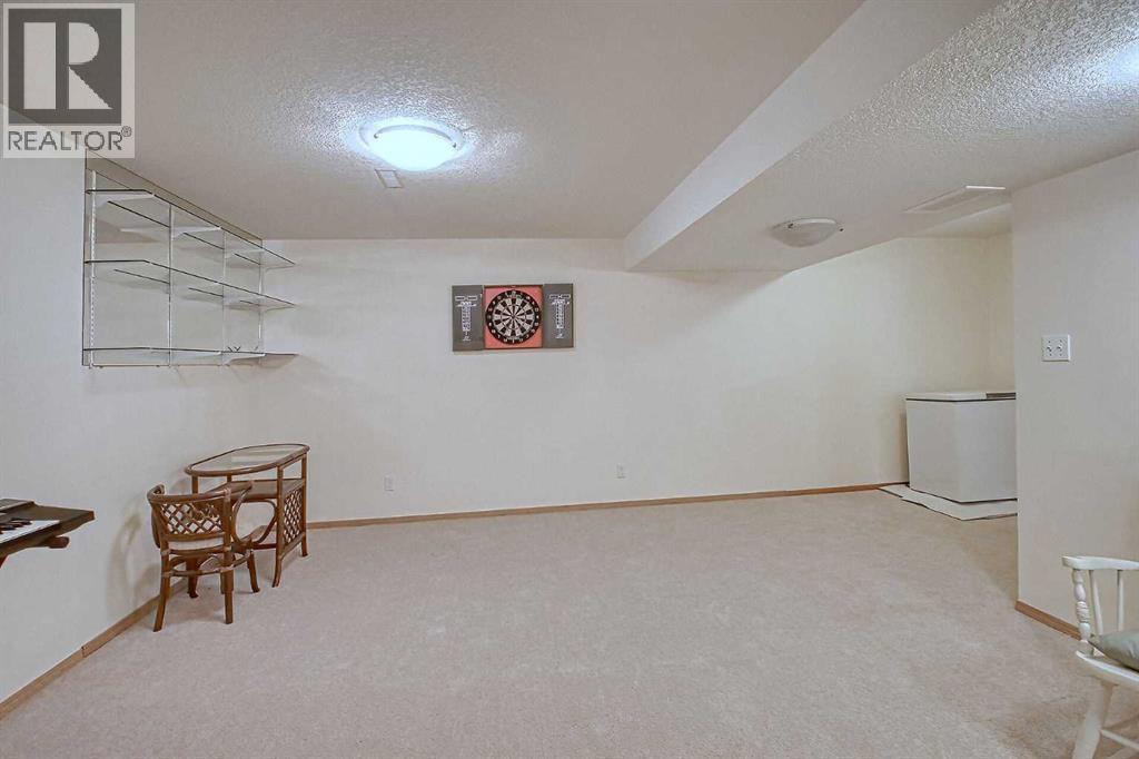 1701 Mossip Avenue, Crossfield, Alberta  T0M 0S0 - Photo 36 - A2289649