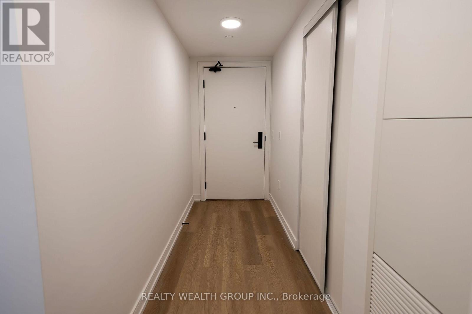 335 - 1 Jarvis Street, Hamilton, Ontario  L8R 3J2 - Photo 2 - X12942120