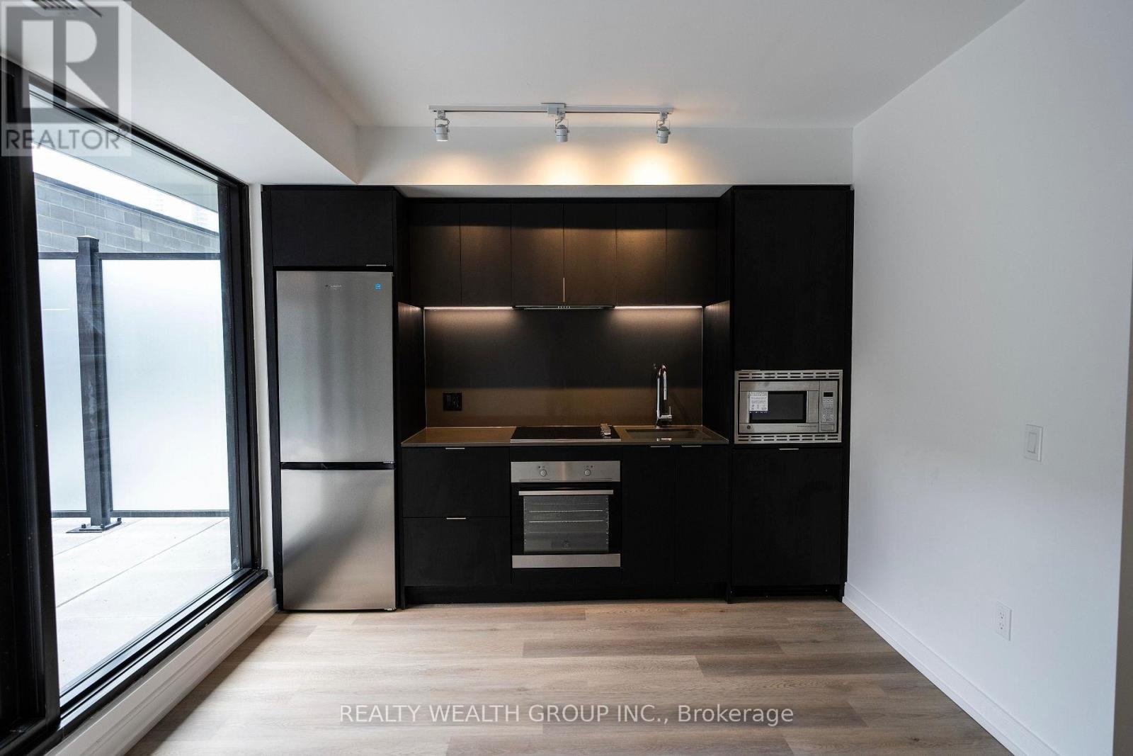 335 - 1 Jarvis Street, Hamilton, Ontario  L8R 3J2 - Photo 4 - X12942120