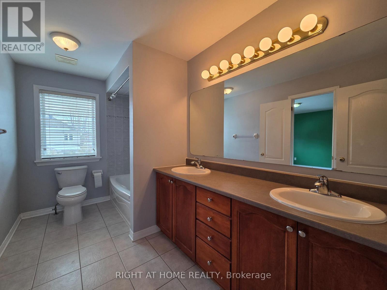 96 Maple Stand Way, Ottawa, Ontario  K2G 6R3 - Photo 22 - X12760128