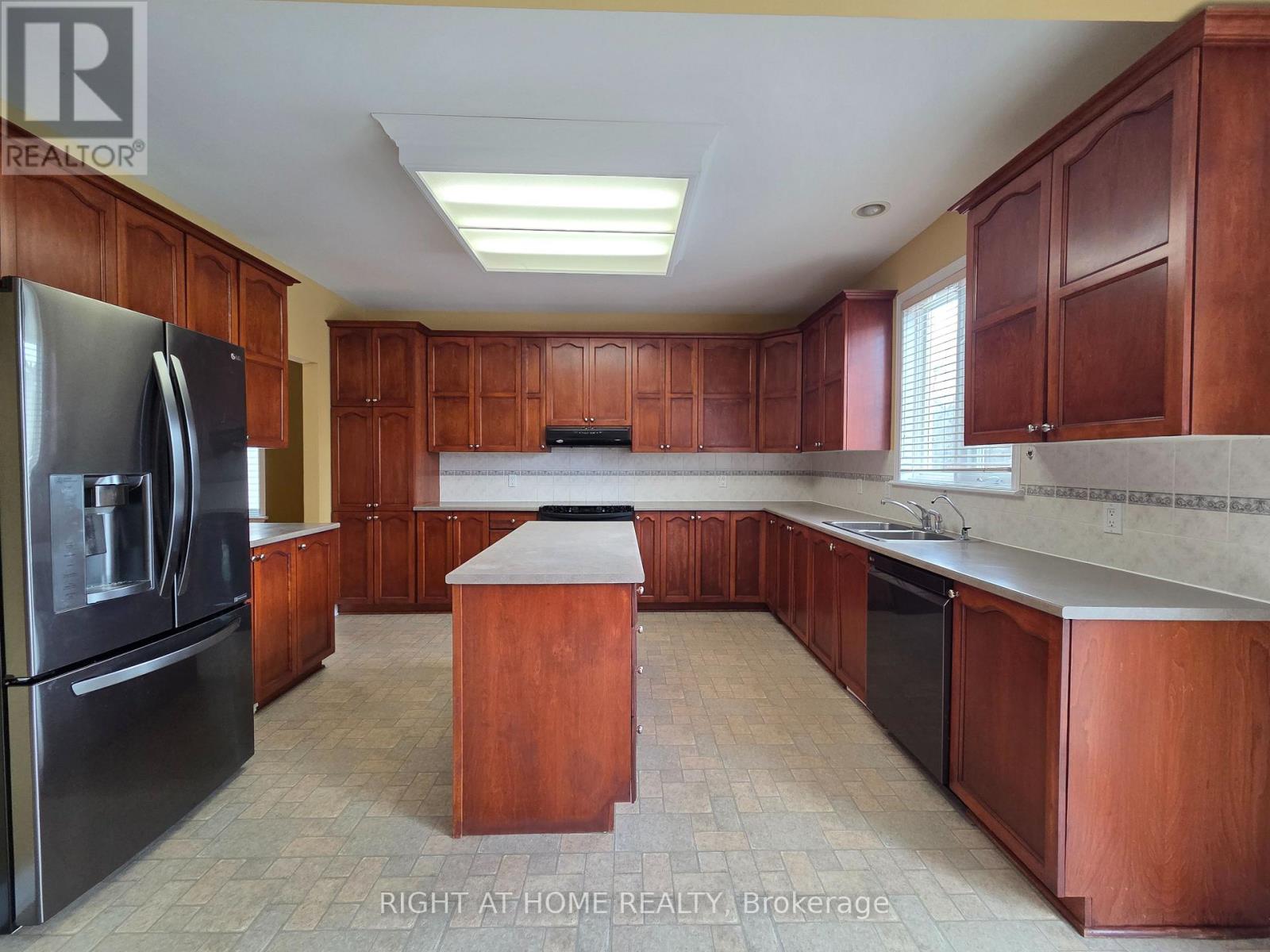 96 Maple Stand Way, Ottawa, Ontario  K2G 6R3 - Photo 8 - X12760128