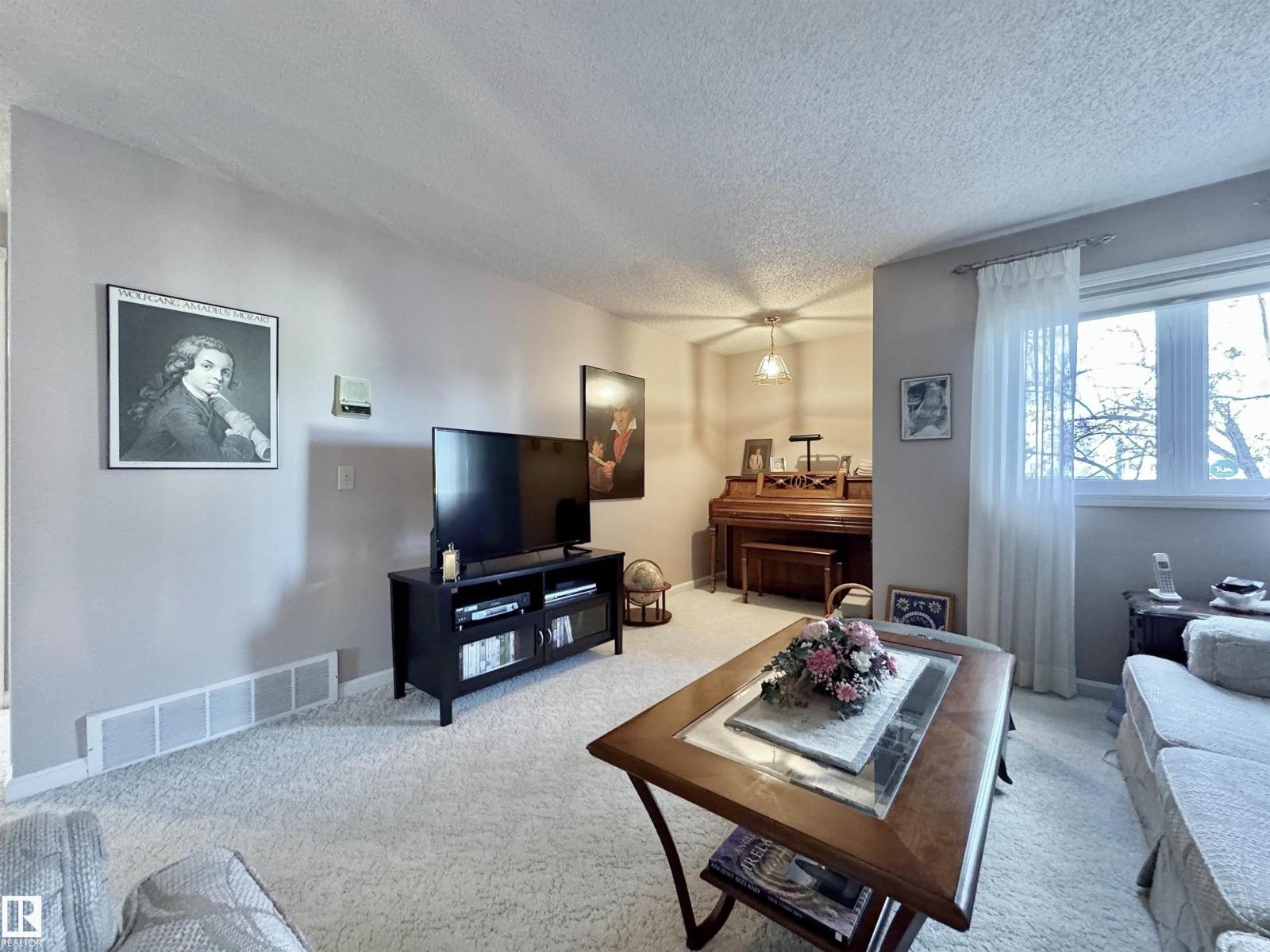 1057 109 St Nw Nw, Edmonton, Alberta  T6J 5G2 - Photo 12 - E4479949