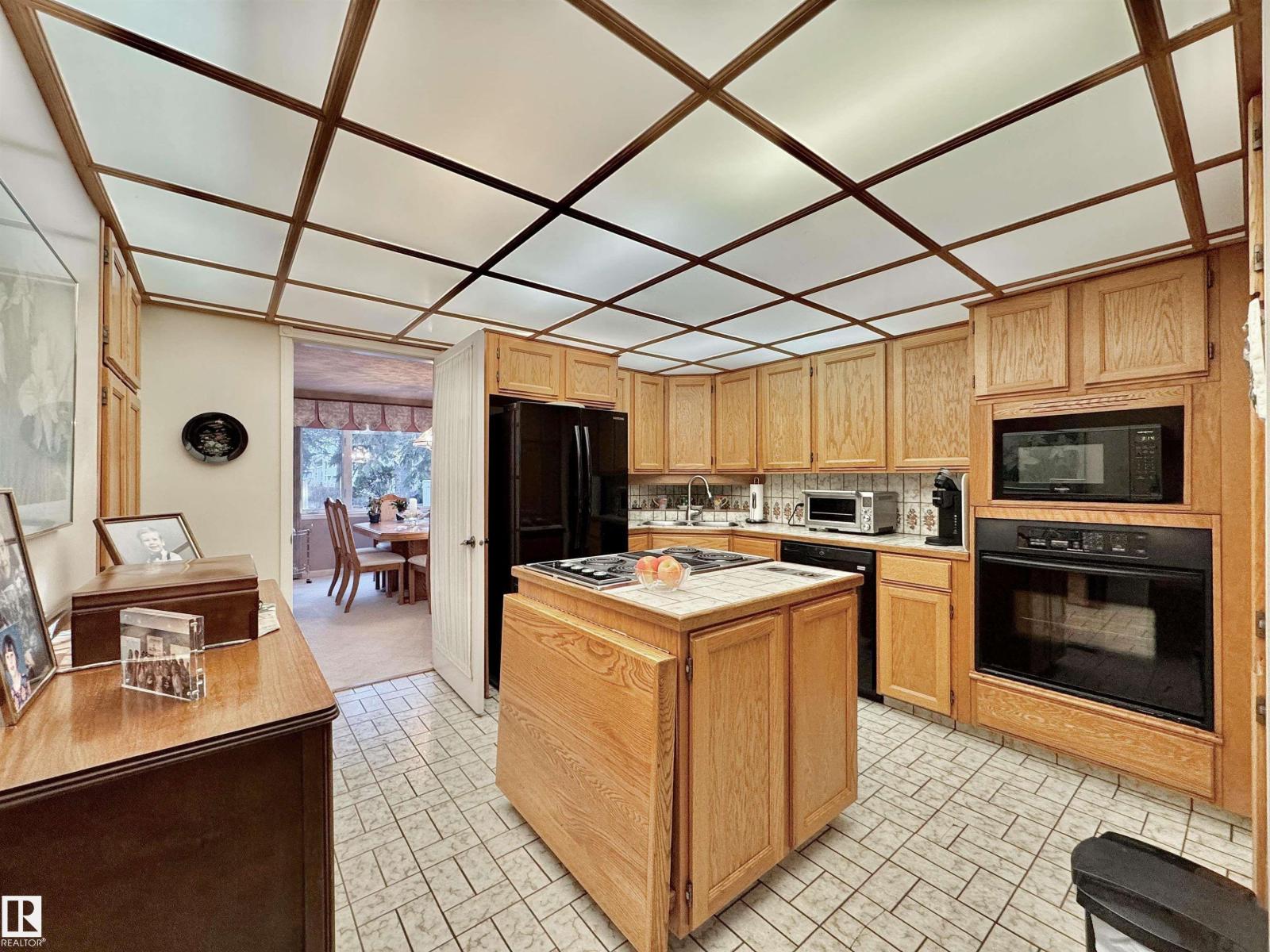 1057 109 St Nw Nw, Edmonton, Alberta  T6J 5G2 - Photo 7 - E4479949