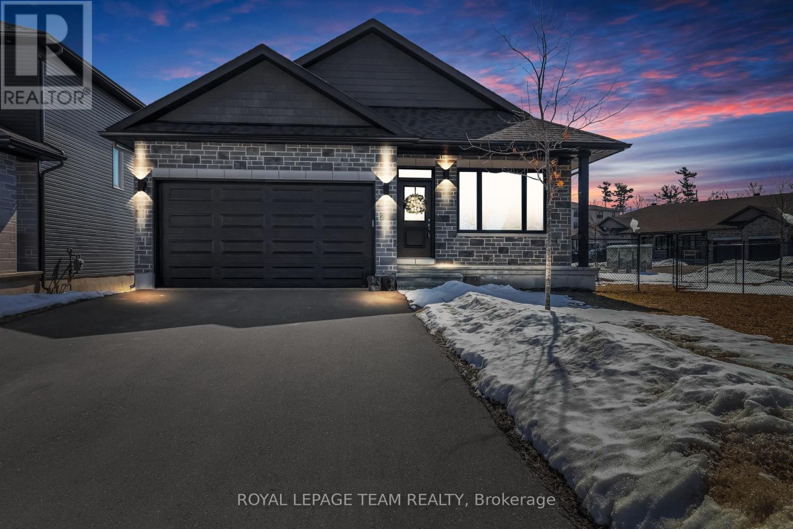 20 Seabert Drive, Arnprior, Ontario  K7S 0H9 - Photo 2 - X12942146