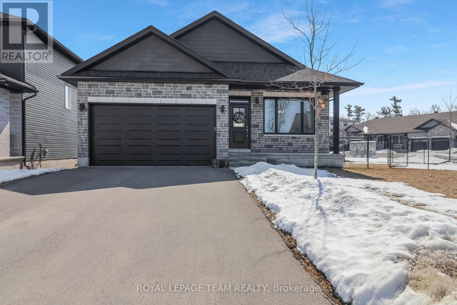 20 Seabert Drive, Arnprior, Ontario  K7S 0H9 - Photo 3 - X12942146