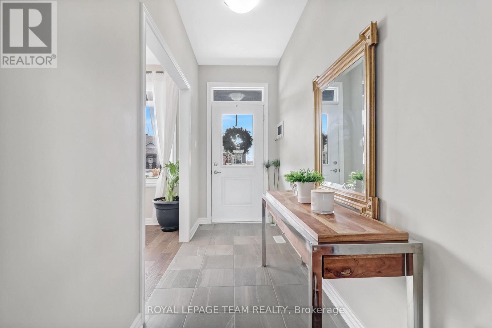 20 Seabert Drive, Arnprior, Ontario  K7S 0H9 - Photo 5 - X12942146