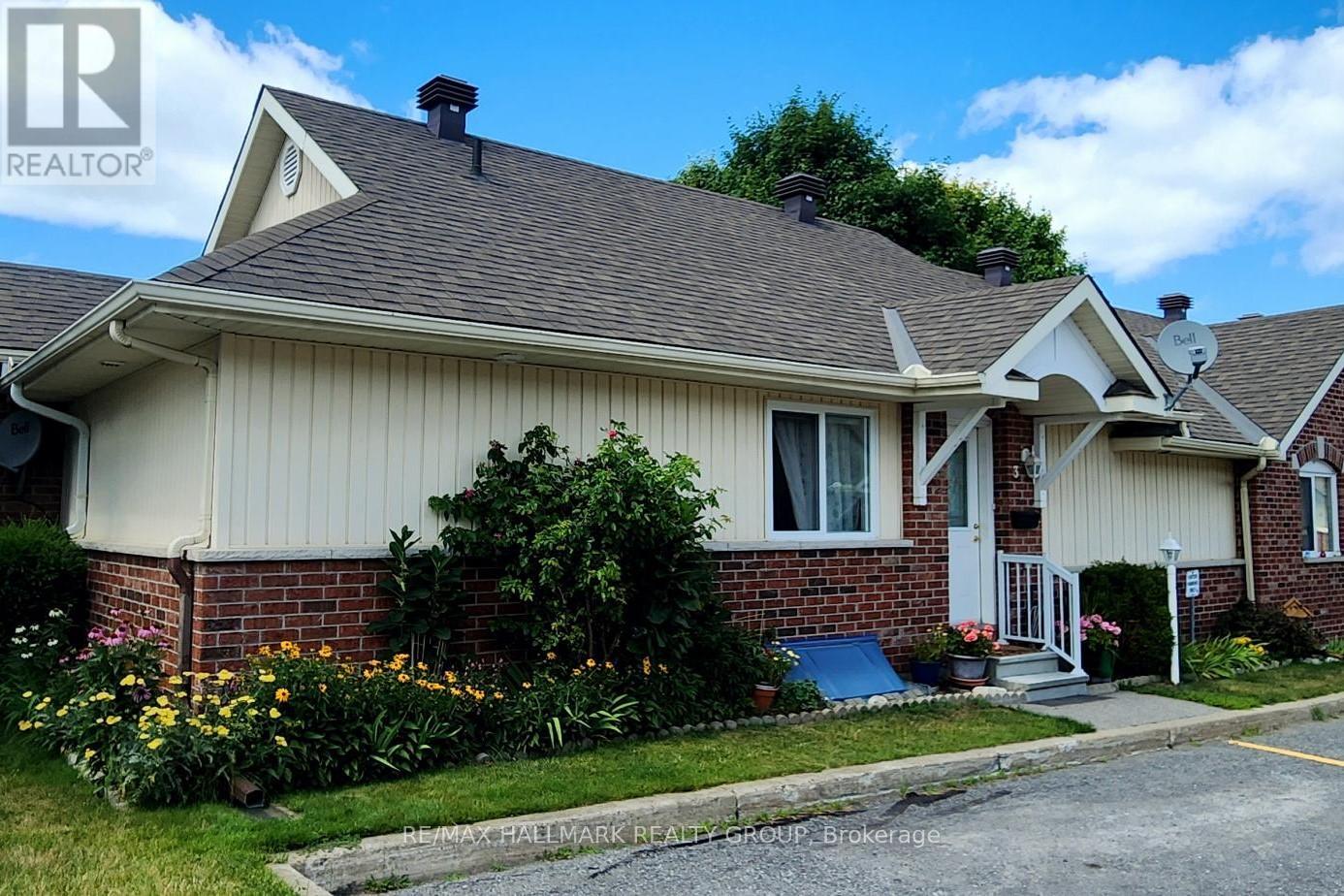 3 DAPHNE CRESCENT, Ottawa, Ontario