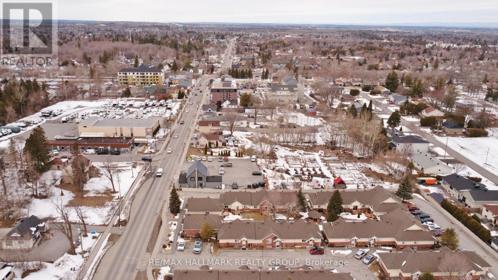 3 Daphne Crescent, Ottawa, Ontario  K2S 1Y1 - Photo 2 - X12942148