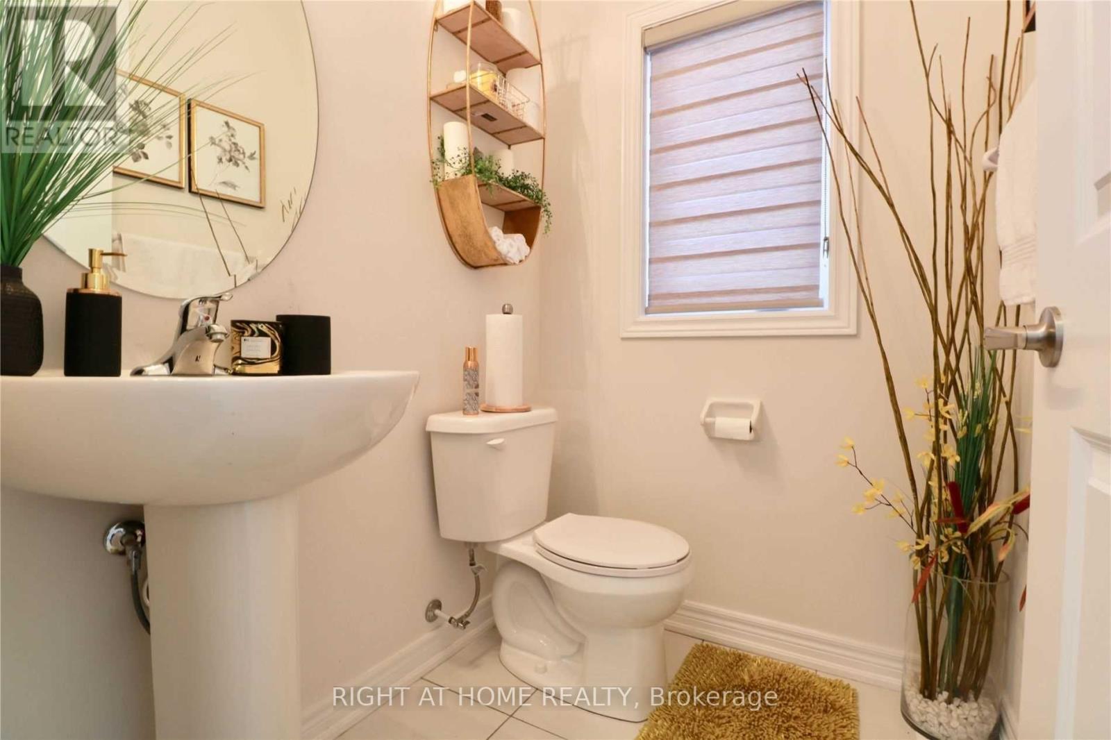 9 Conarty Crescent, Whitby, Ontario  L1P 2A9 - Photo 7 - E12942150