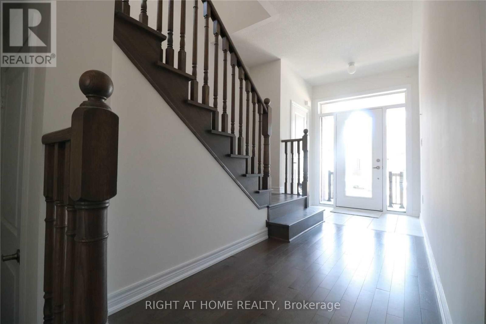 9 Conarty Crescent, Whitby, Ontario  L1P 2A9 - Photo 8 - E12942150