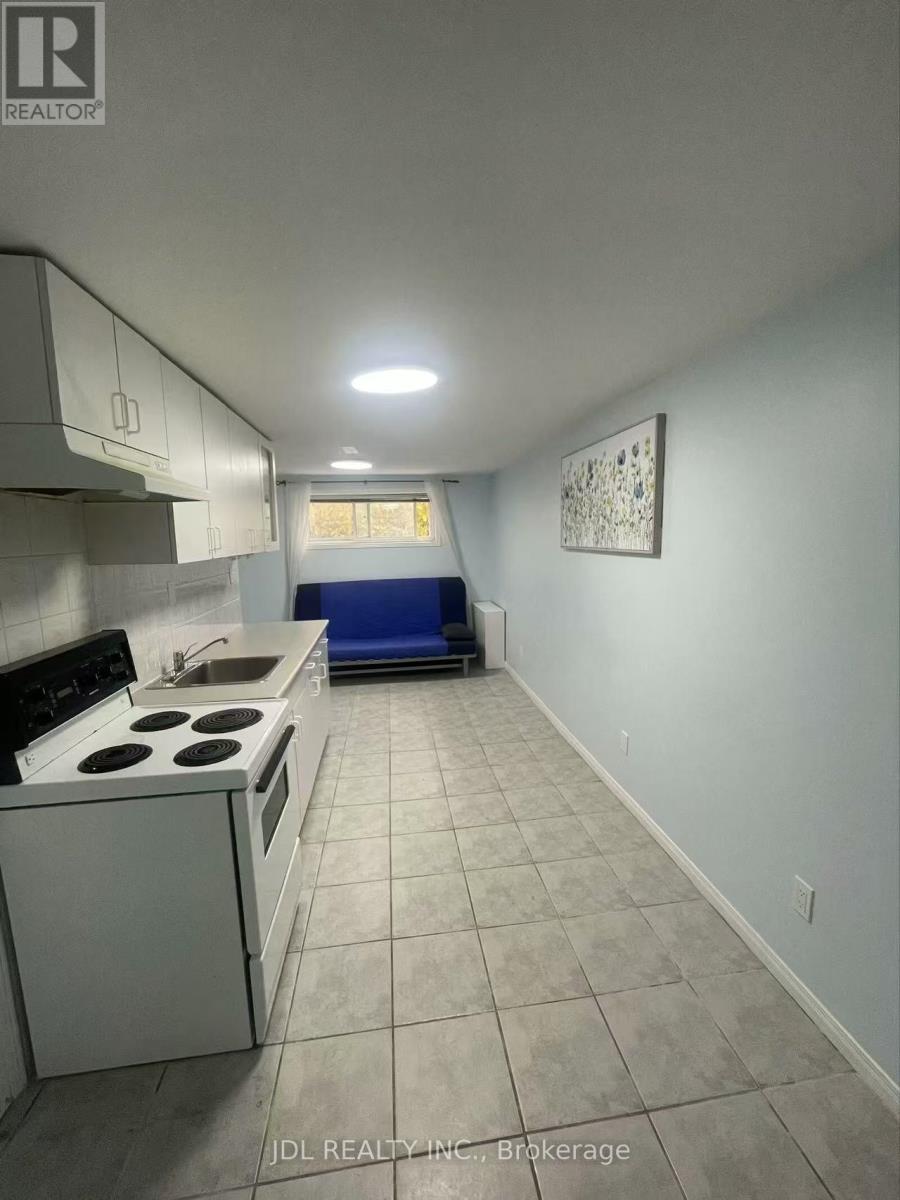 Suite A - 58 Grandview Ave Avenue, Markham, Ontario  L3T 1H2 - Photo 2 - N12942158