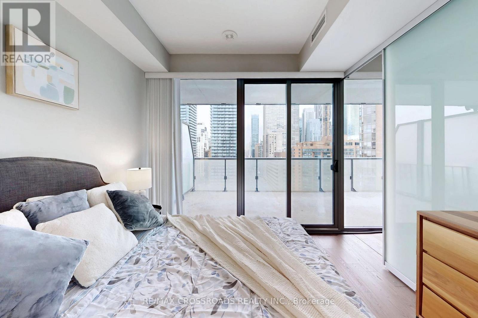 1910 - 57 St Joseph Street, Toronto, Ontario M5S 0C5 - Photo 15 - C12942178