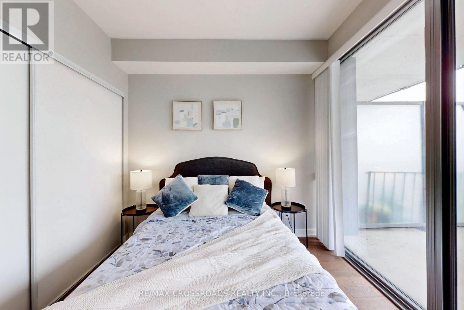 1910 - 57 St Joseph Street, Toronto, Ontario M5S 0C5 - Photo 17 - C12942178