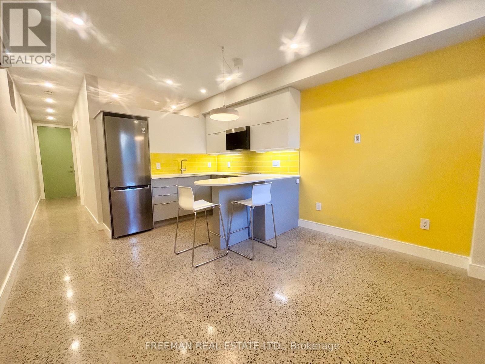 LOWER - 122 PENDRITH STREET, Toronto, Ontario