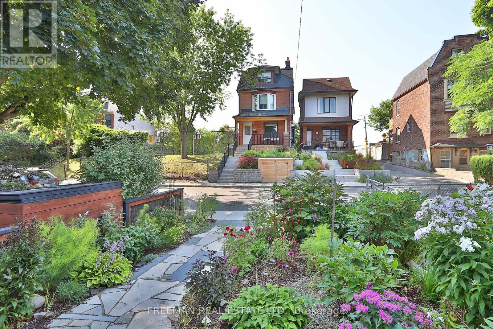 Lower - 122 Pendrith Street, Toronto, Ontario  M6G 1R7 - Photo 21 - W12939910